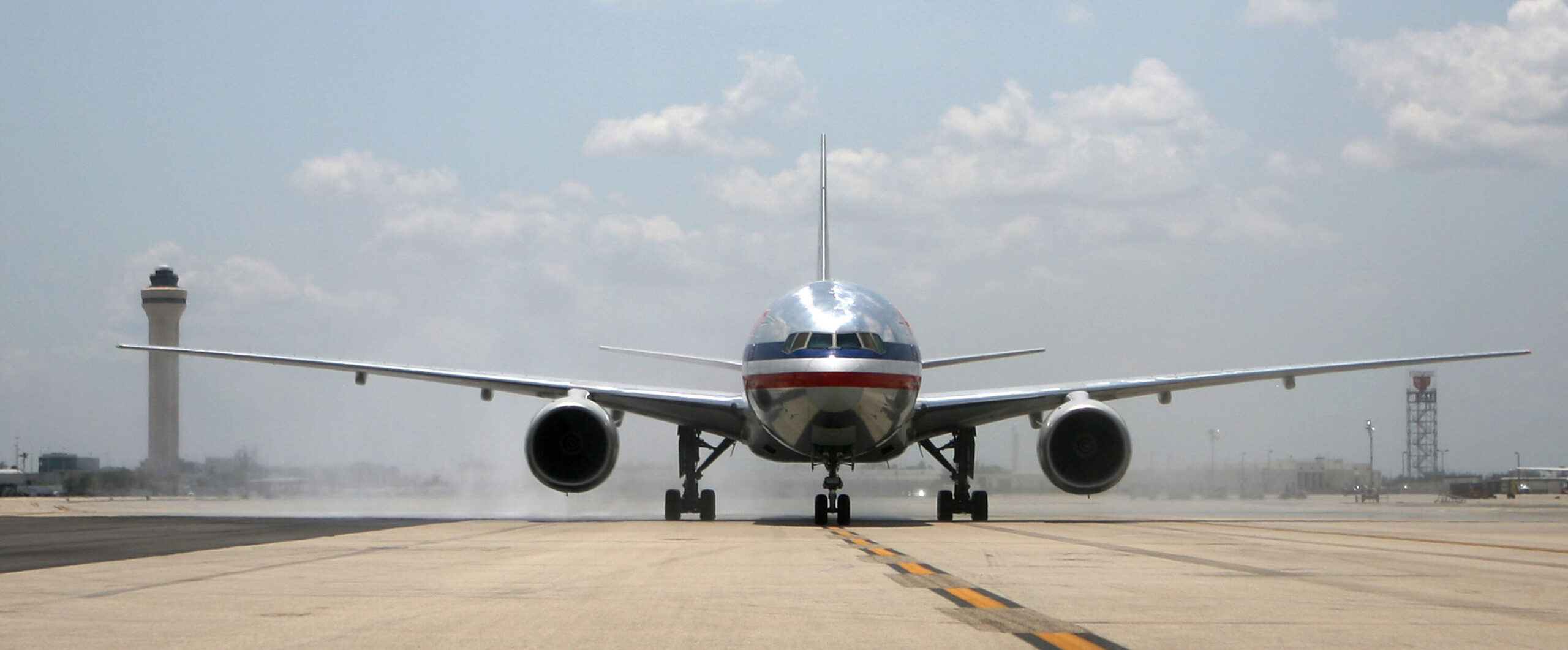 <i>Daniel Slim/AFP via Getty Images</i><br/>An American Airlines passenger plane bound for London turned around mid-flight due to a mask-related disruption on Wednesday.